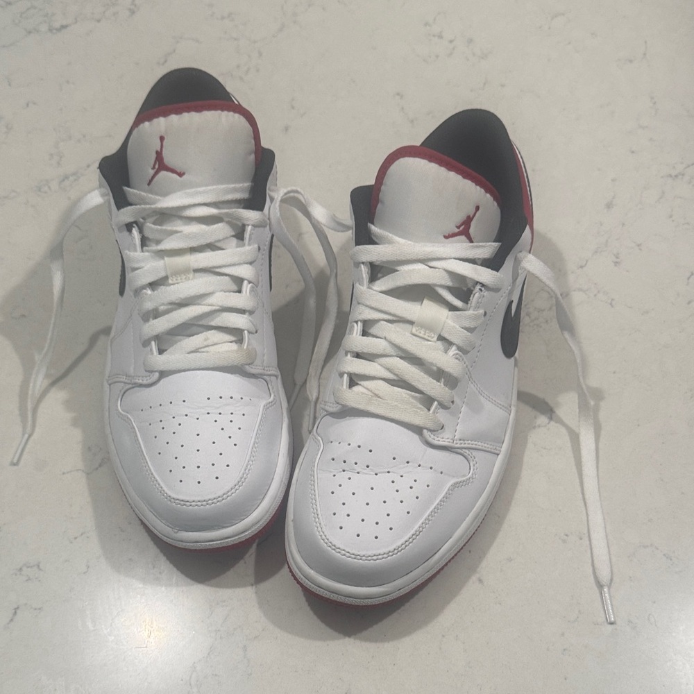 Jordan 1s low top.